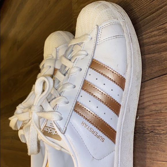 Adidas Superstars - Picture 1 of 4